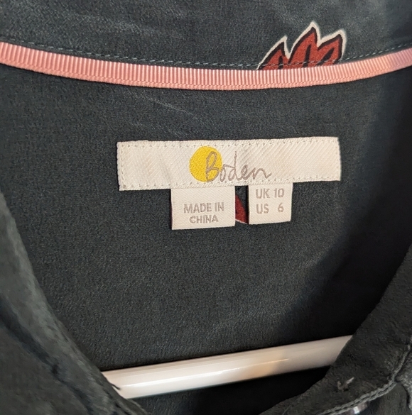 Boden 100% Silk Blouse - Green Blue Floral sz 6 - Picture 3 of 5